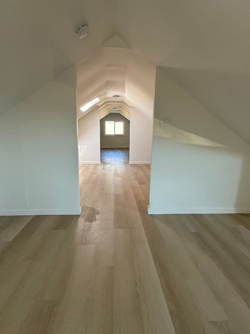 Oakland House: 3914 Agua Vista St.