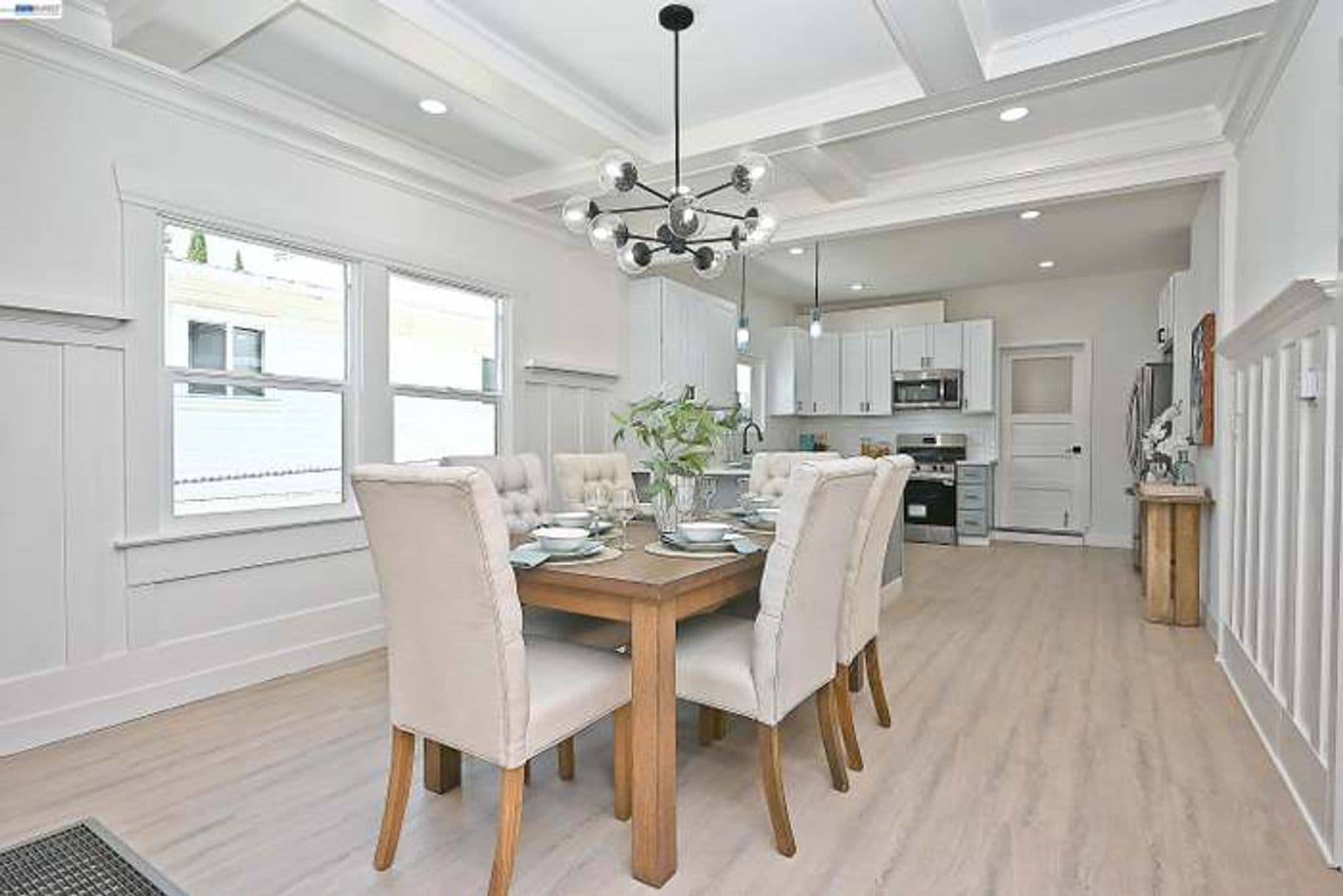 Oakland House: 3914 Agua Vista St.