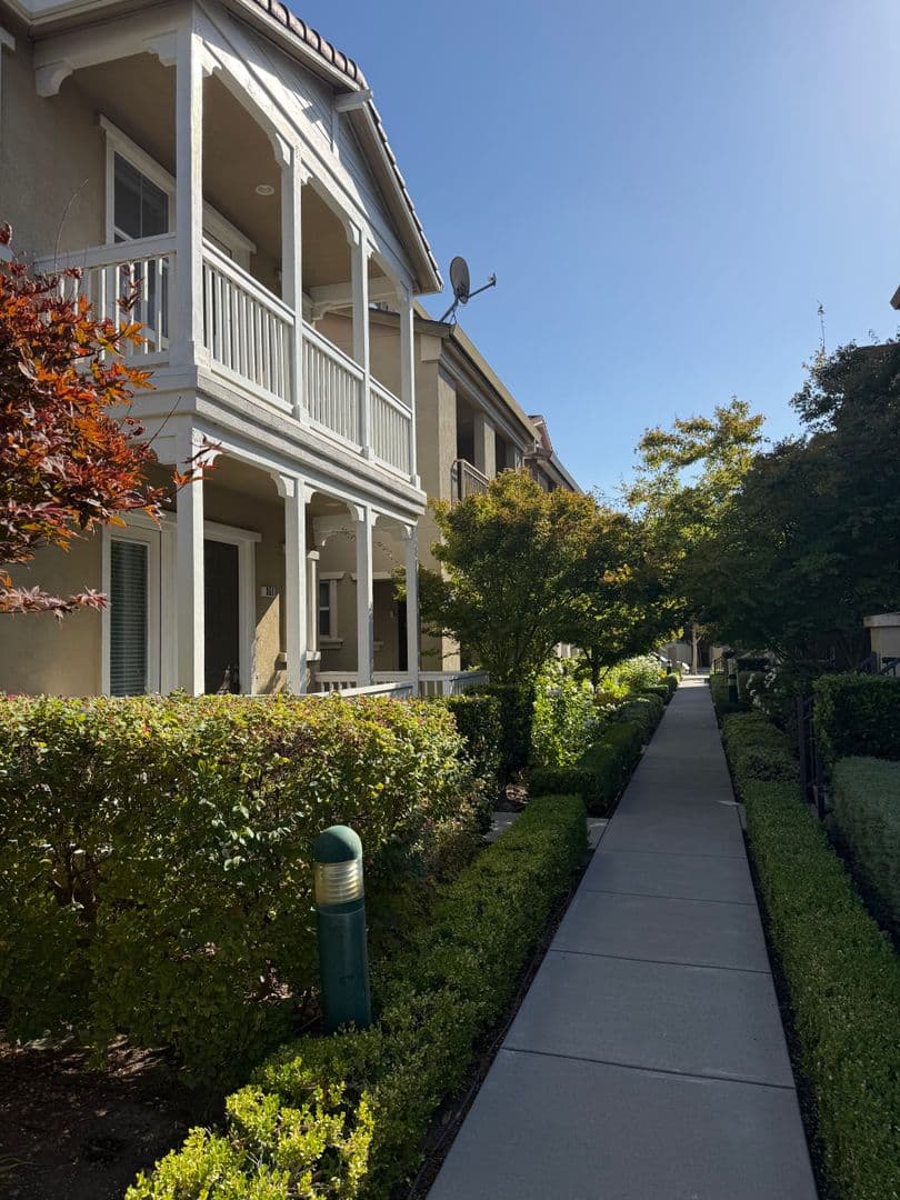 San Jose House: 351 Bella Ridge Ter.