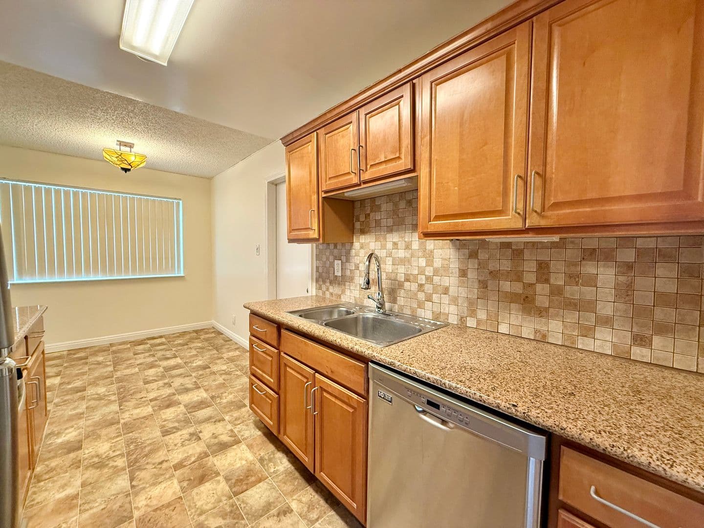 Fremont House: 3648 Detjen Street