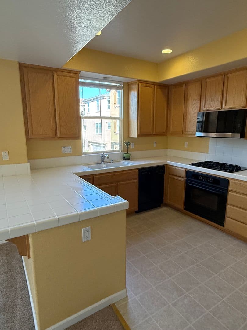 San Jose House: 351 Bella Ridge Ter.