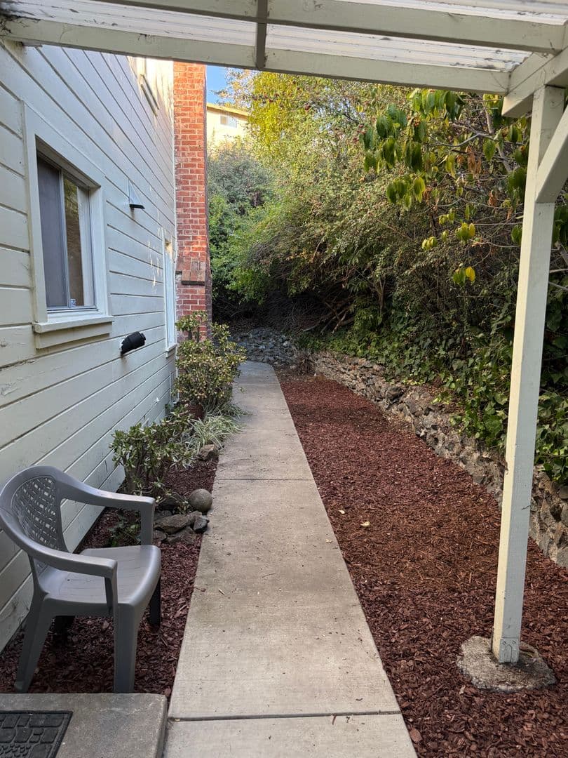 Castro Valley House: 17250 Robey Dr.