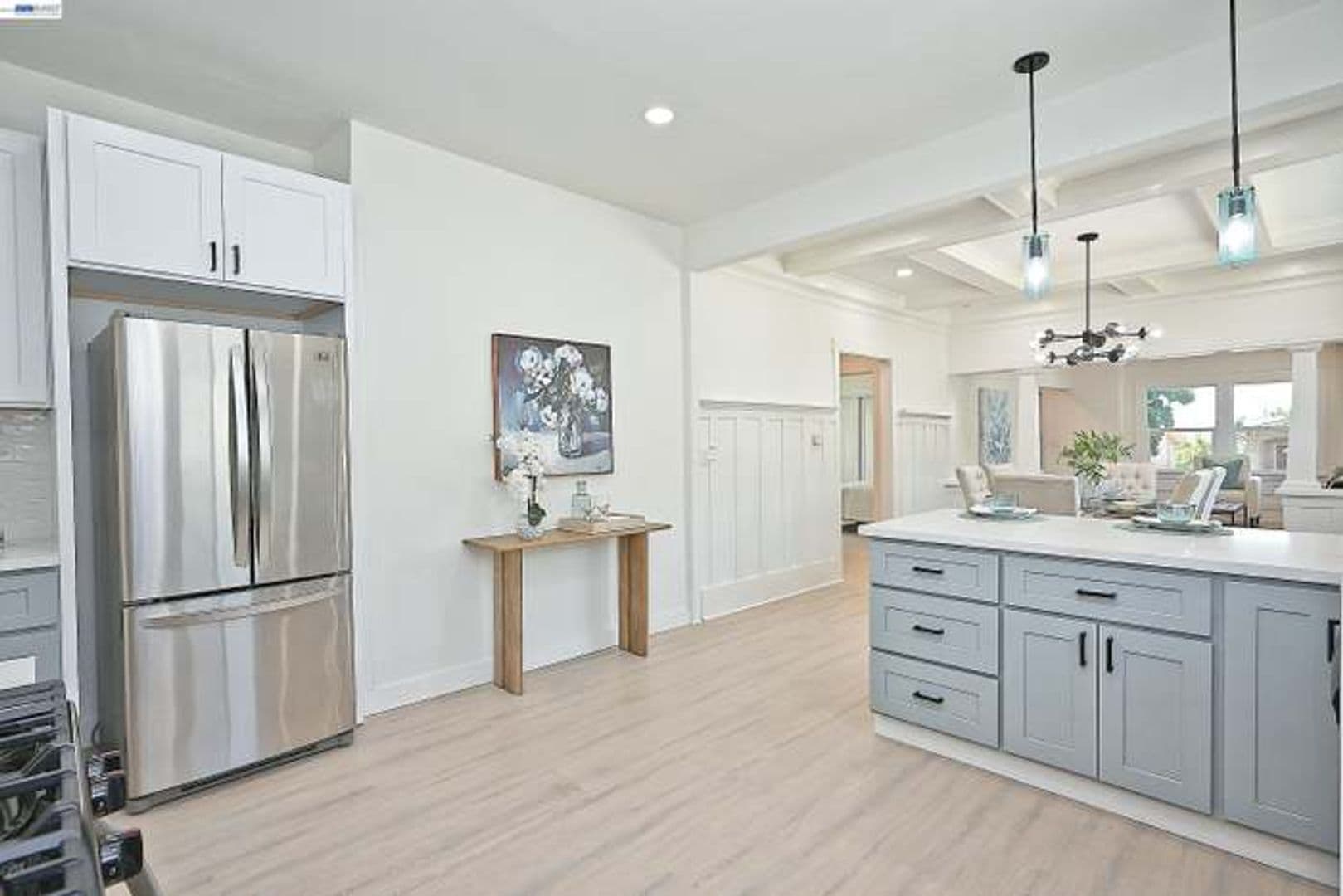 Oakland House: 3914 Agua Vista St.