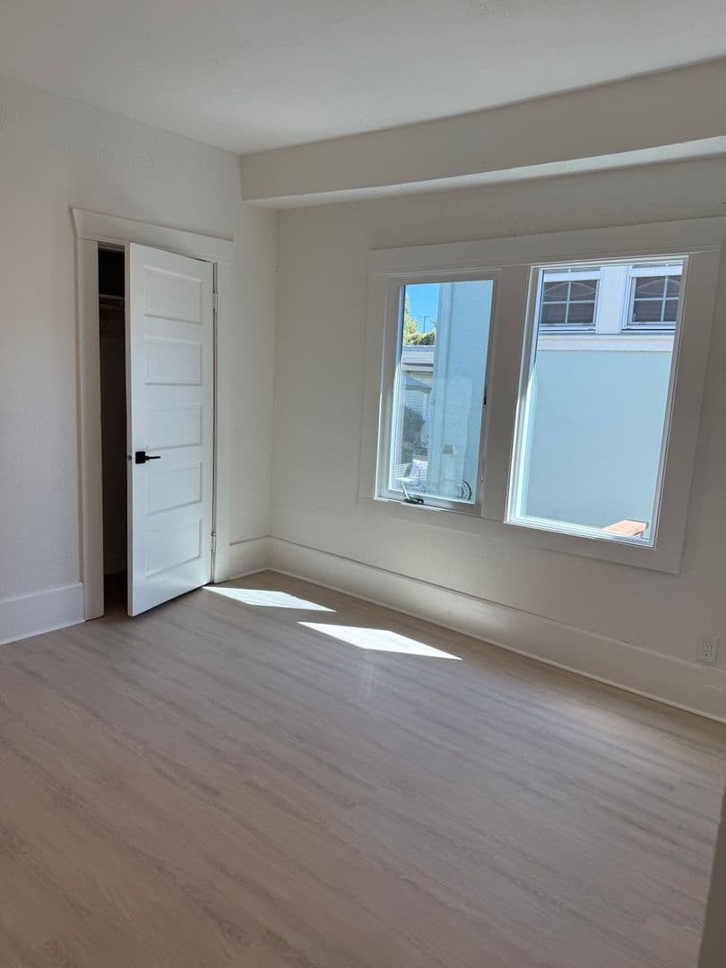 Oakland House: 3914 Agua Vista St.