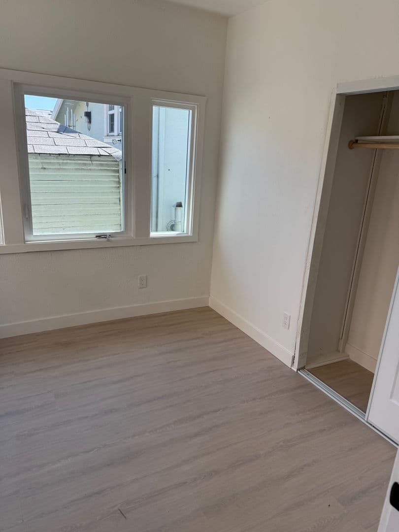 Oakland House: 3914 Agua Vista St.