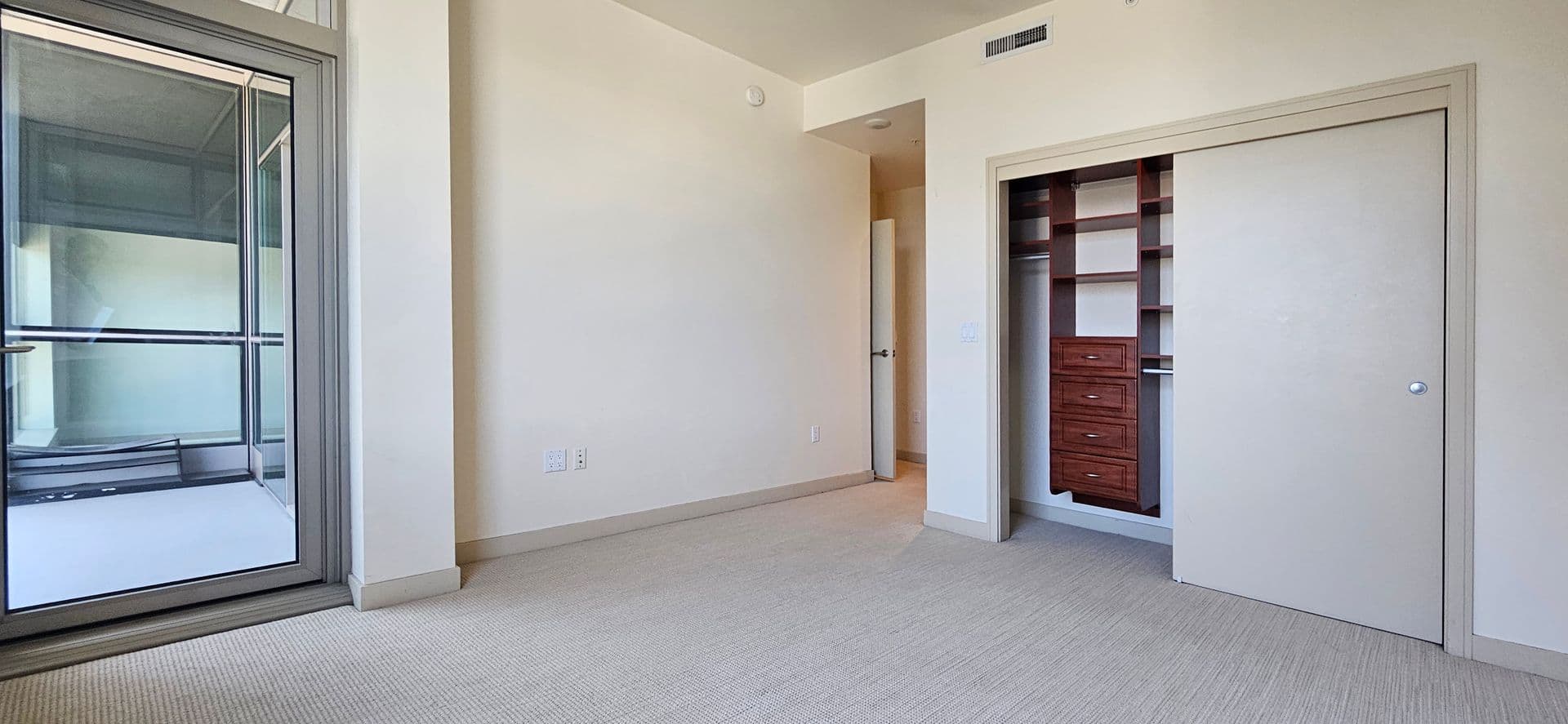 Bellevue Condo: 10610 Northeast 9th Place