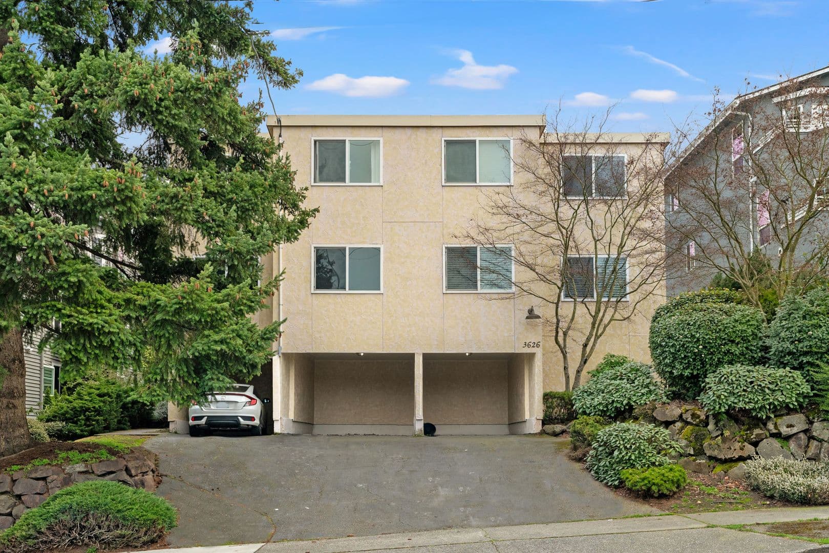 Seattle Condo: 3626 14th Avenue West
