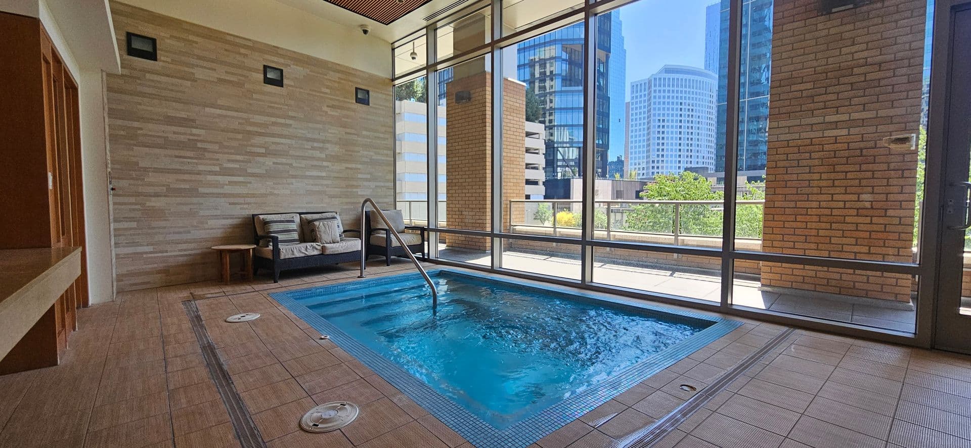 Bellevue Condo: 10610 Northeast 9th Place
