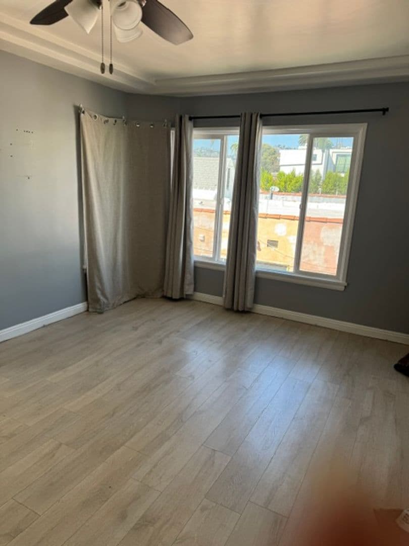 Los Angeles Apartment: 816 - 820 North Poinsettia Place