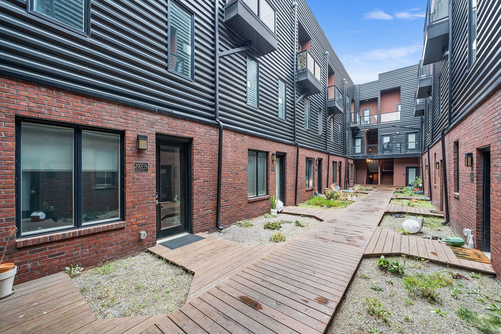 Philadelphia Townhome: 205 W Norris St