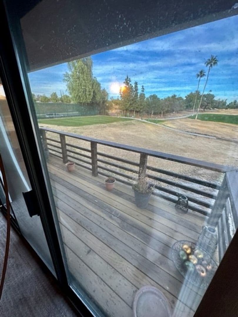 Bakersfield House: 2323 East Hills Drive #45