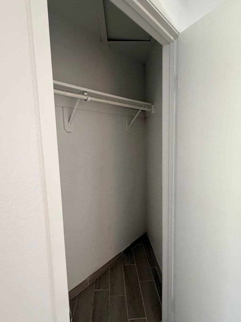 Bakersfield House: 4809 Hahn Avenue #24