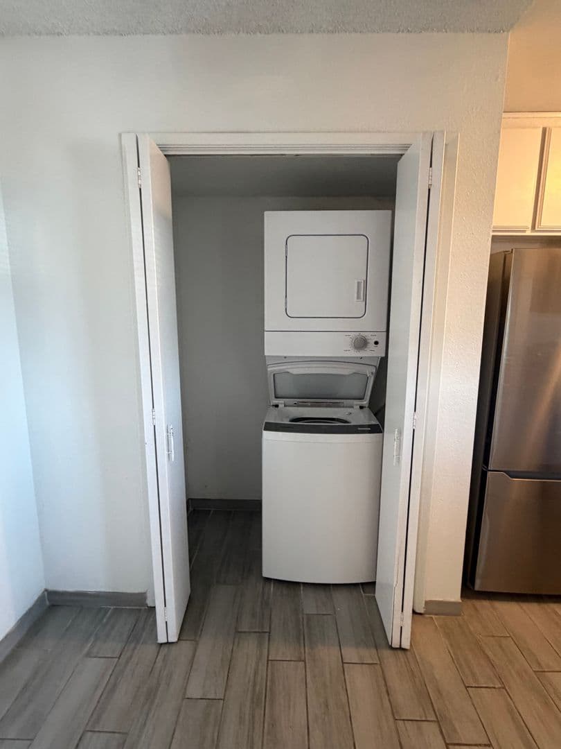 Bakersfield House: 4809 Hahn Avenue #24