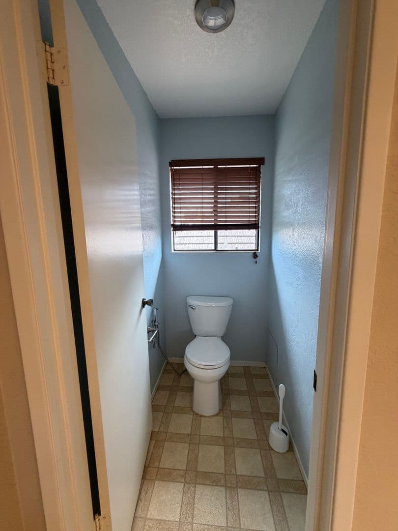 Bakersfield House: 2323 East Hills Drive #45