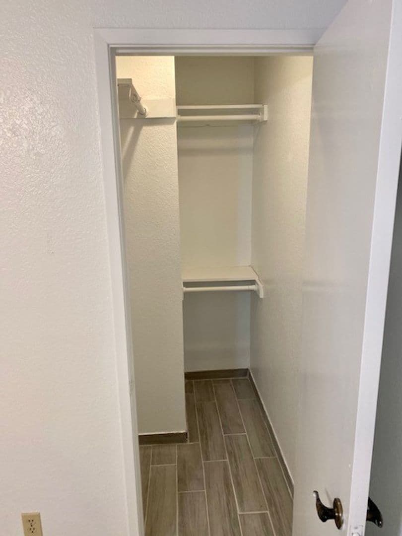Bakersfield House: 4809 Hahn Avenue #24