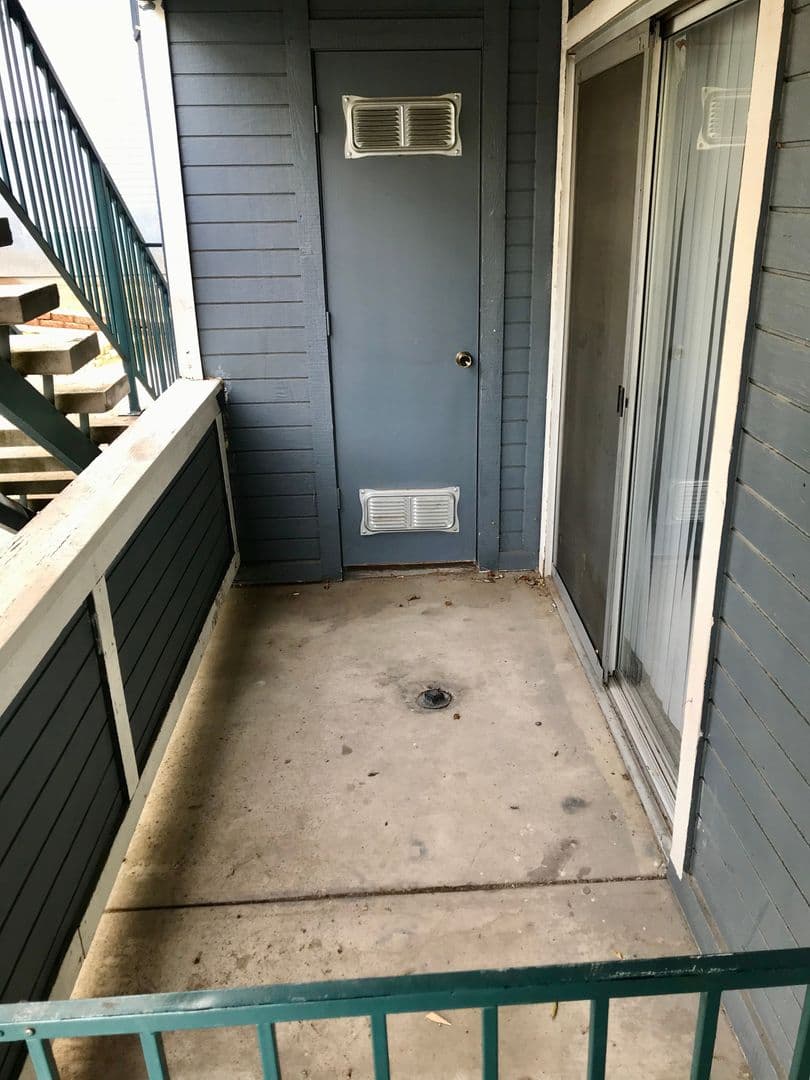 Bakersfield Apartment: 2006 Kentucky Street