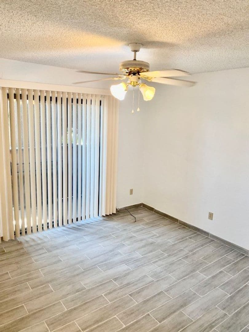 Bakersfield House: 4809 Hahn Avenue #24