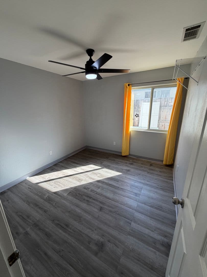Bakersfield House: 9821 Rancho Verde Drive