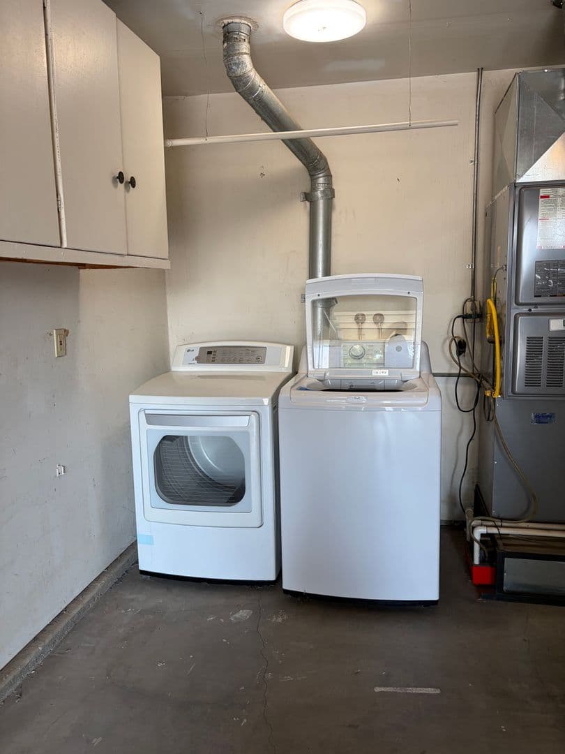 Bakersfield House: 2323 East Hills Drive #45