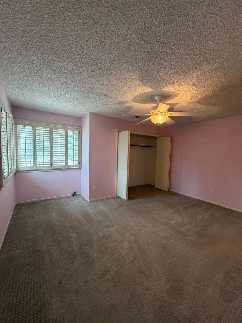 Bakersfield House: 2323 East Hills Drive #45