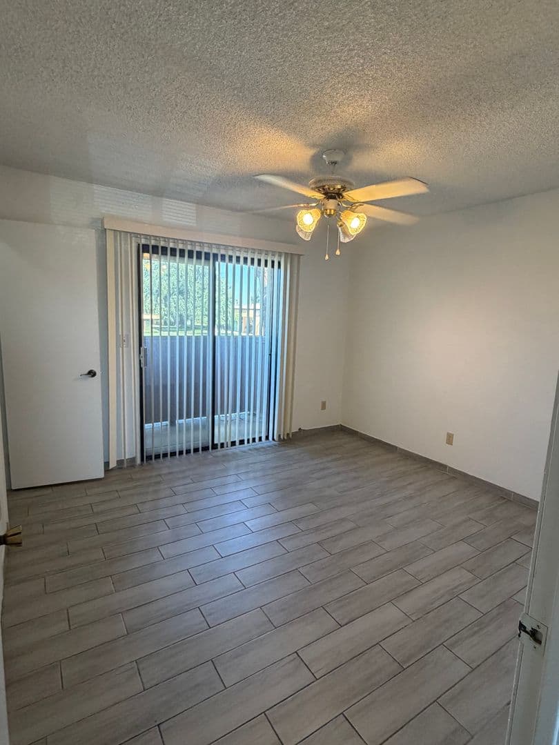 Bakersfield House: 4809 Hahn Avenue #24