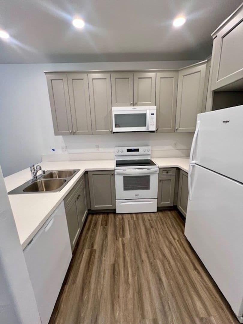 Bakersfield Apartment: Vista Fuego Drive