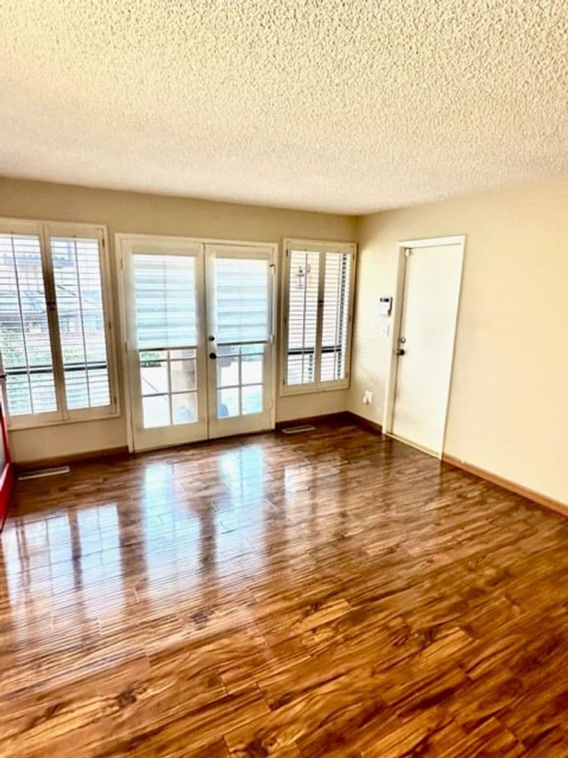 Bakersfield House: 2323 East Hills Drive #45