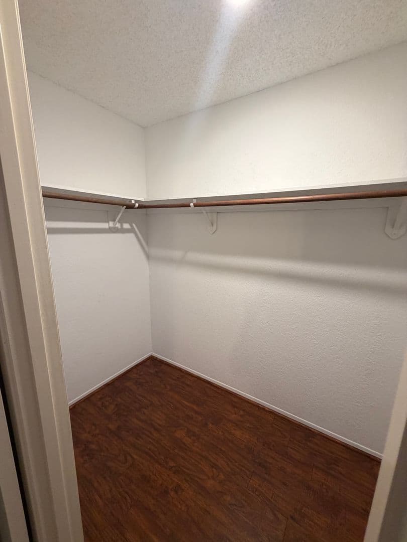 Bakersfield House: 2323 East Hills Drive #45