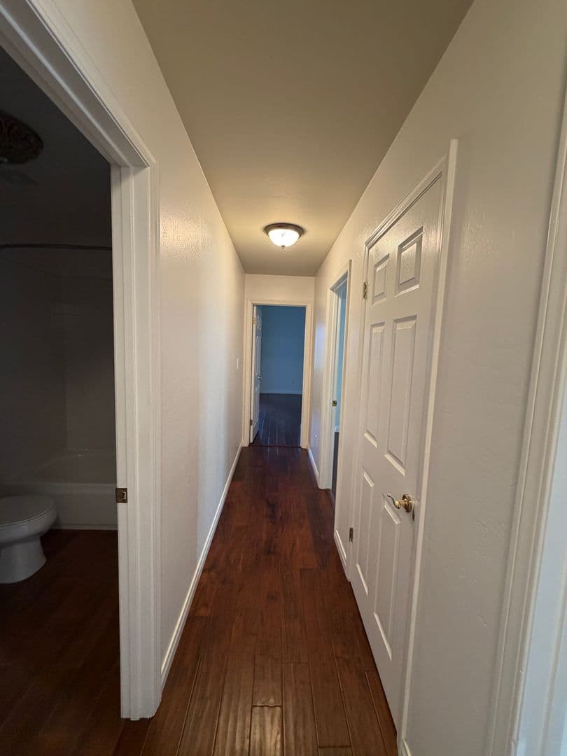 Bakersfield House: 11006 Connemara Ct