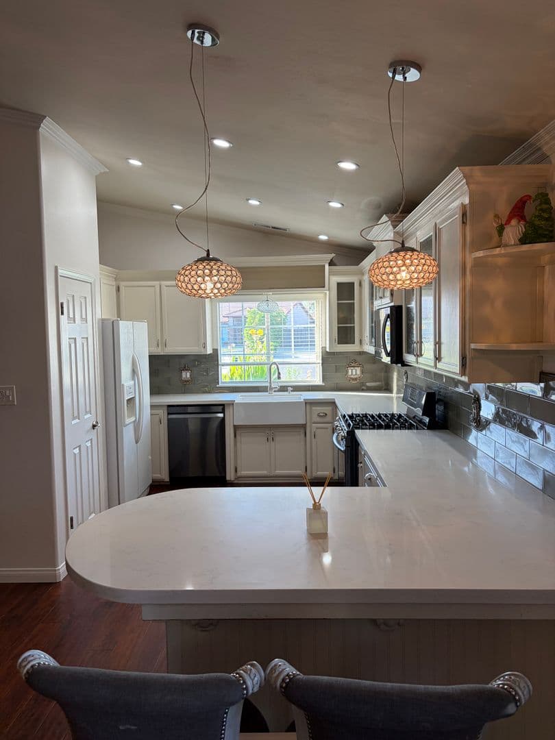 Bakersfield House: 11006 Connemara Ct