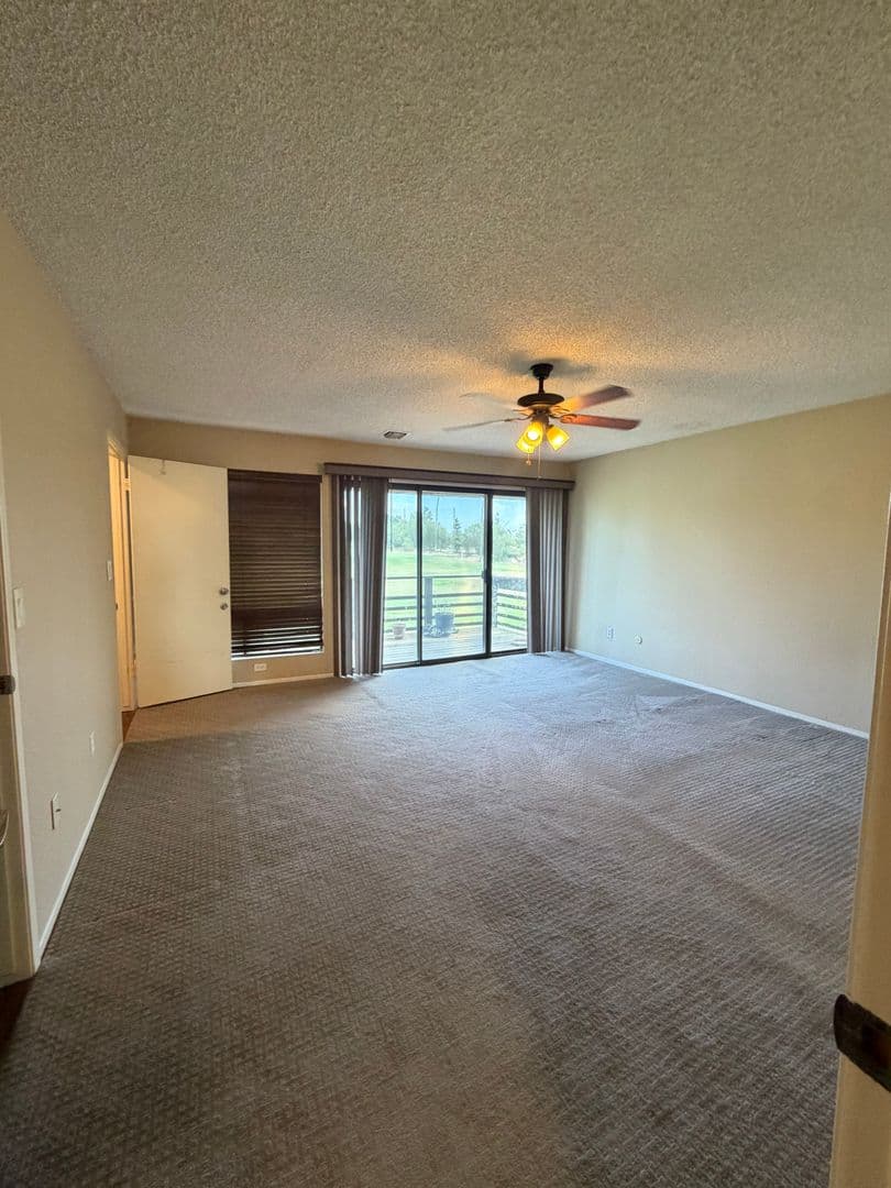 Bakersfield House: 2323 East Hills Drive #45
