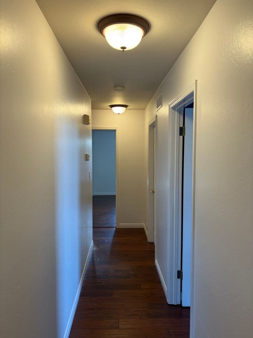 Bakersfield House: 11006 Connemara Ct