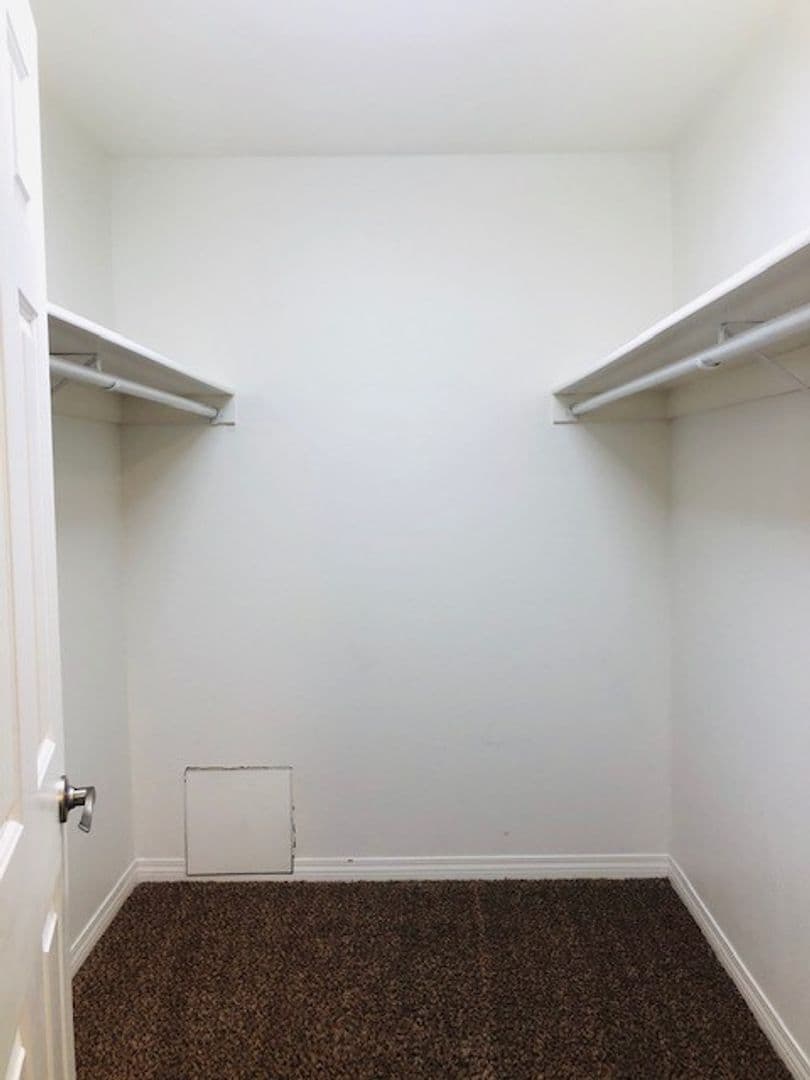 Bakersfield Apartment: 2006 Kentucky Street
