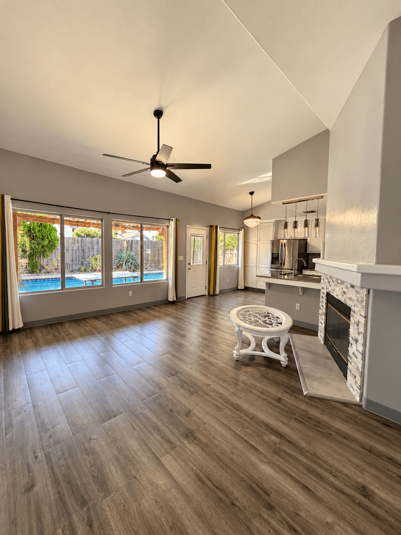 Bakersfield House: 9821 Rancho Verde Drive