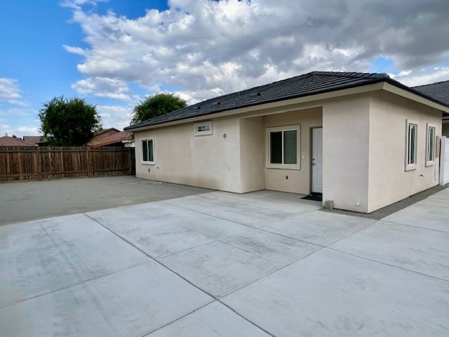 Bakersfield Apartment: Vista Fuego Drive