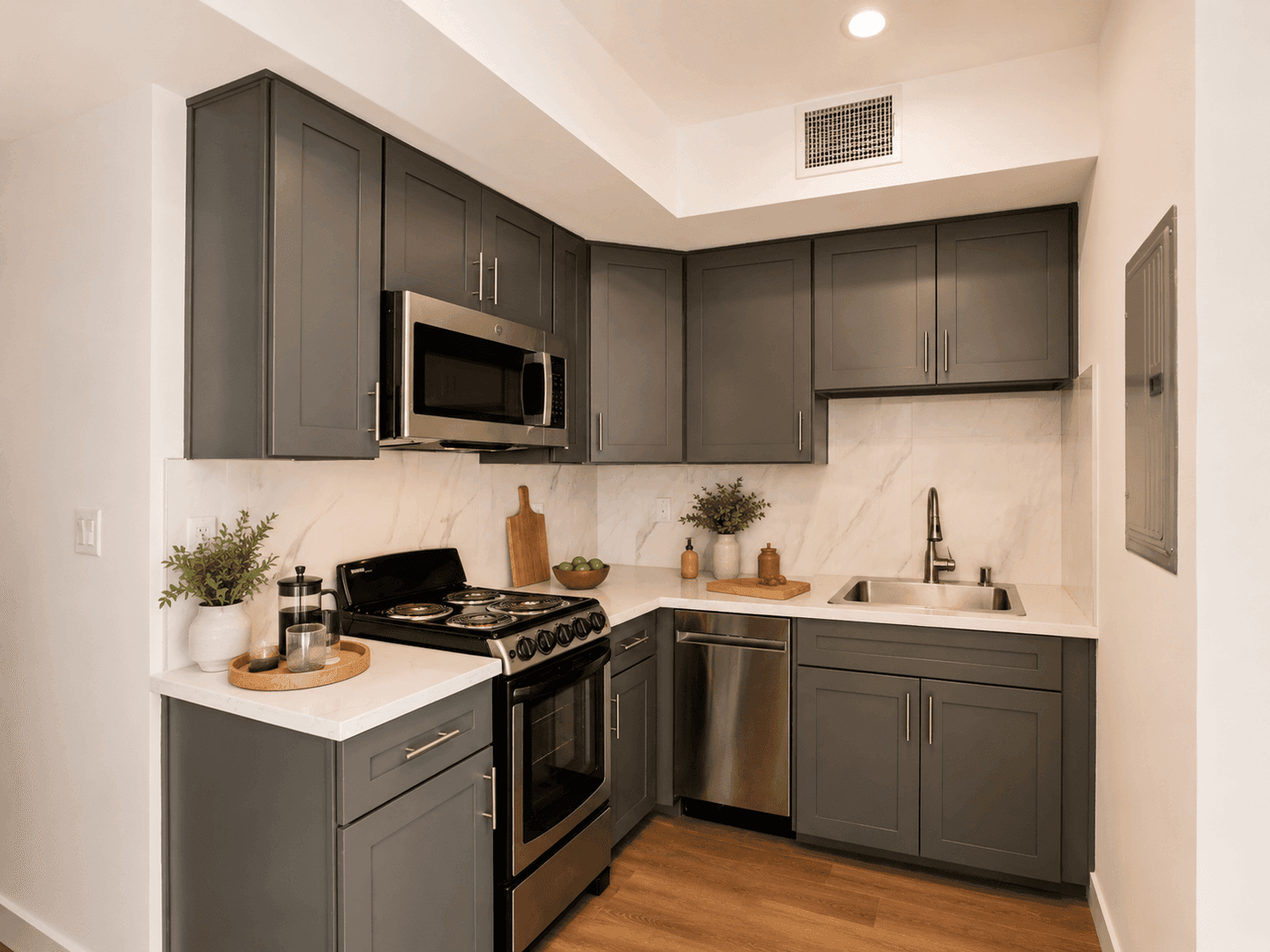 Los Angeles Apartment: 5460 Fountain Avenue
