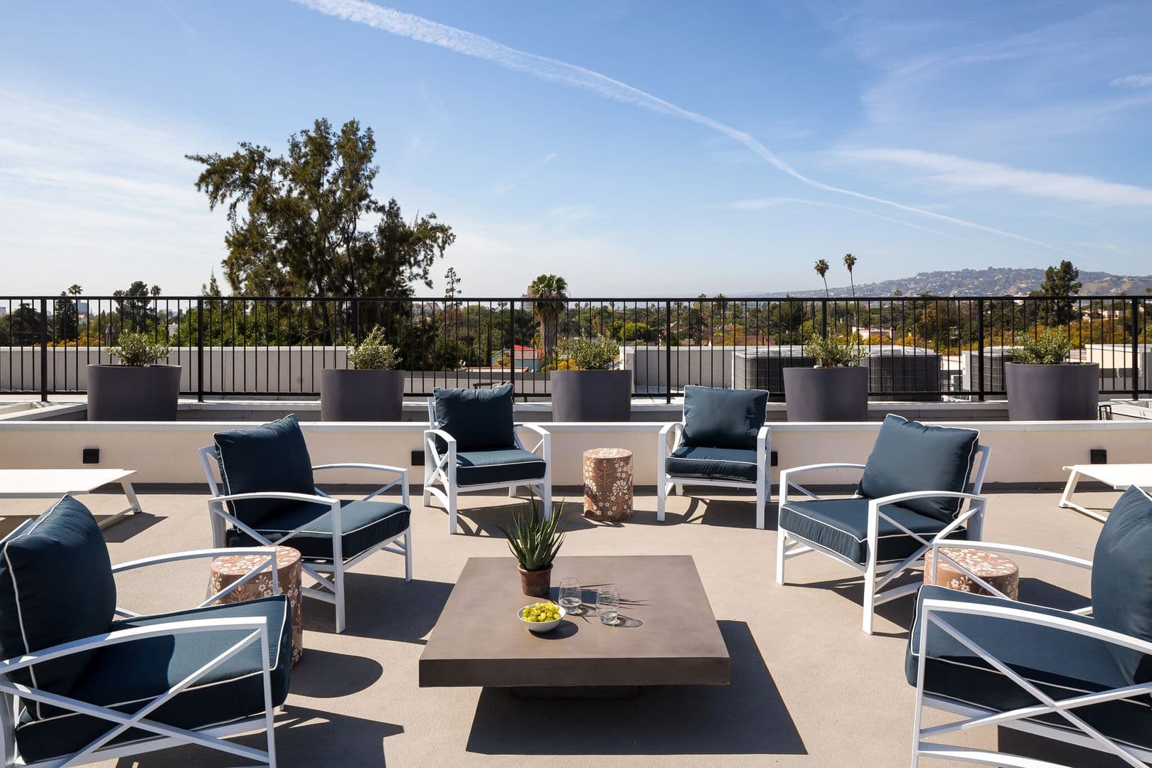 Los Angeles Apartment: 418 N Norton Ave.