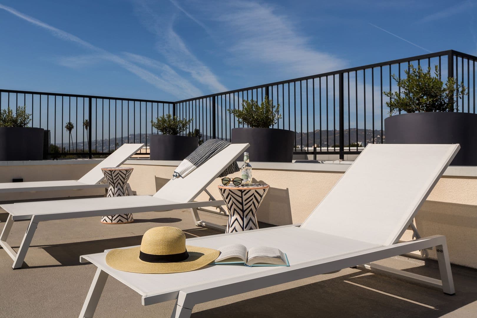 Los Angeles Apartment: 418 N Norton Ave.