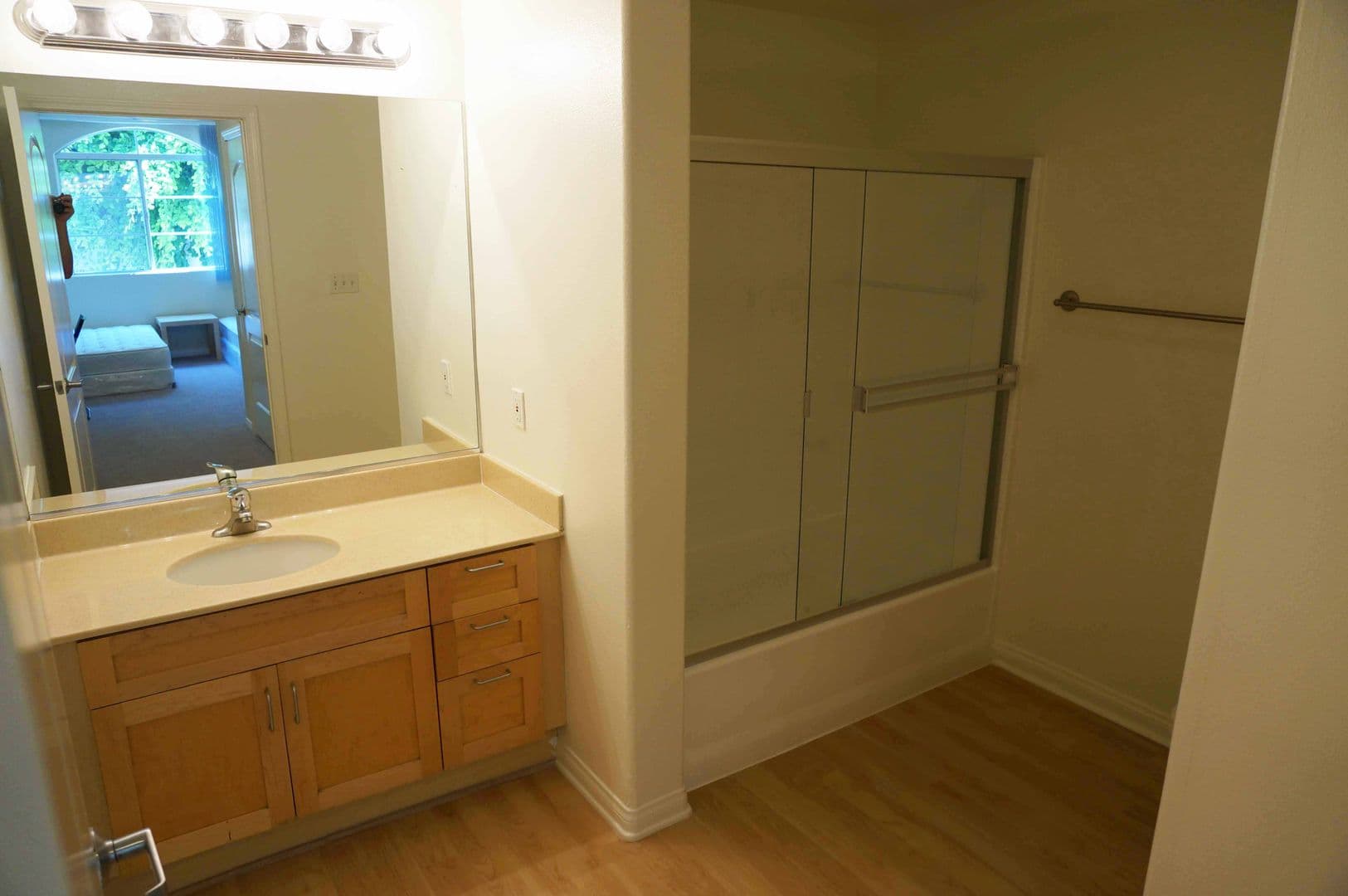 Northridge Apartment: 17809 Superior Street