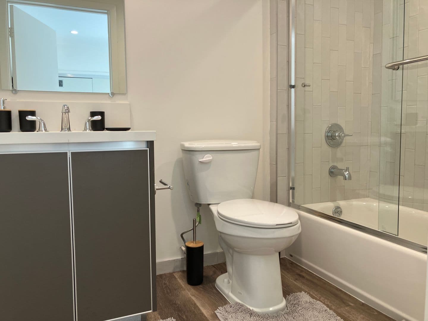 Los Angeles Apartment: 8457 Blackburn Avenue