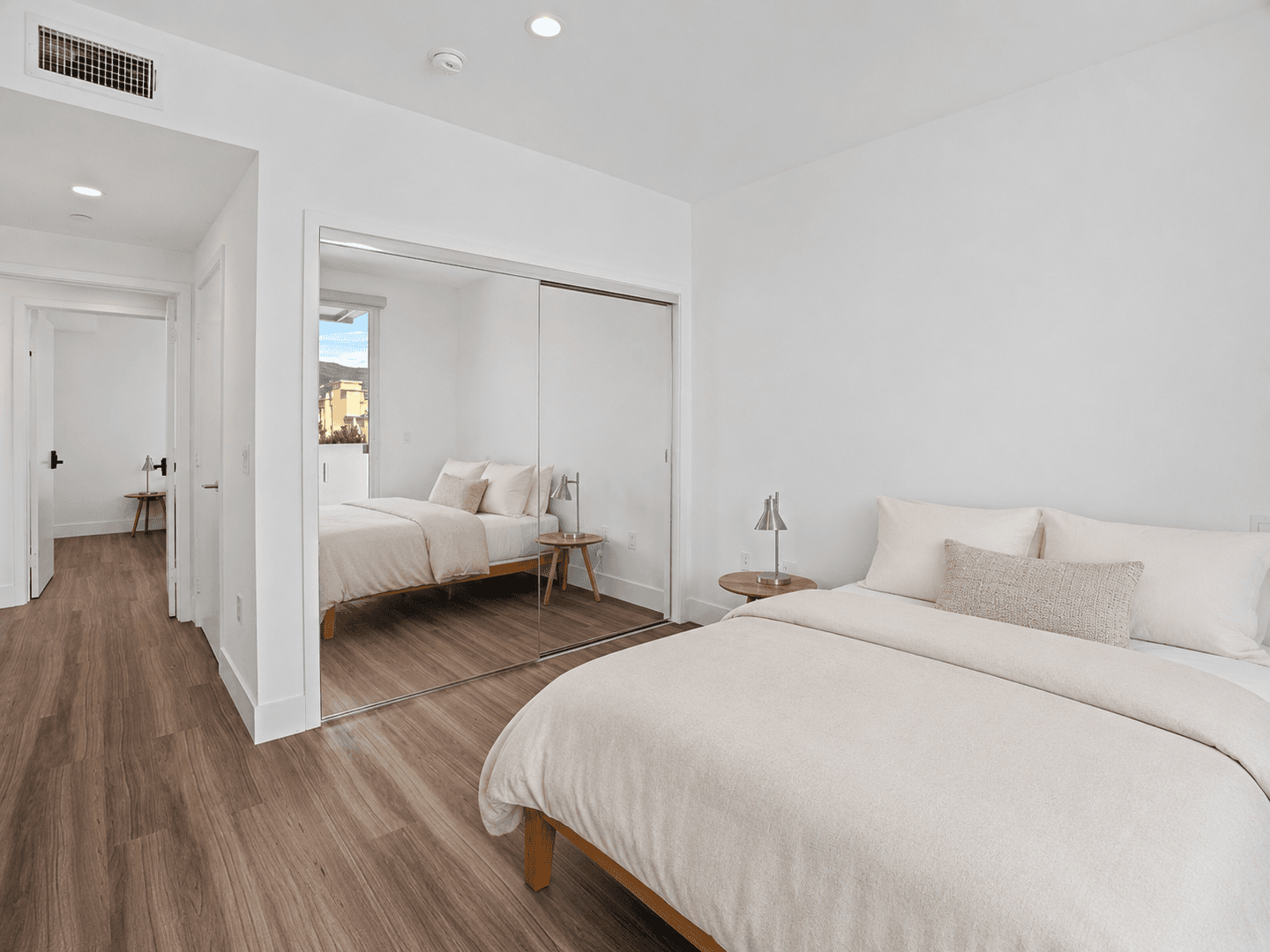 Los Angeles Apartment: 5639 Lexington Ave.