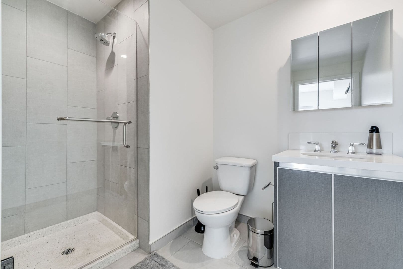 Los Angeles Apartment: 5460 Fountain Avenue