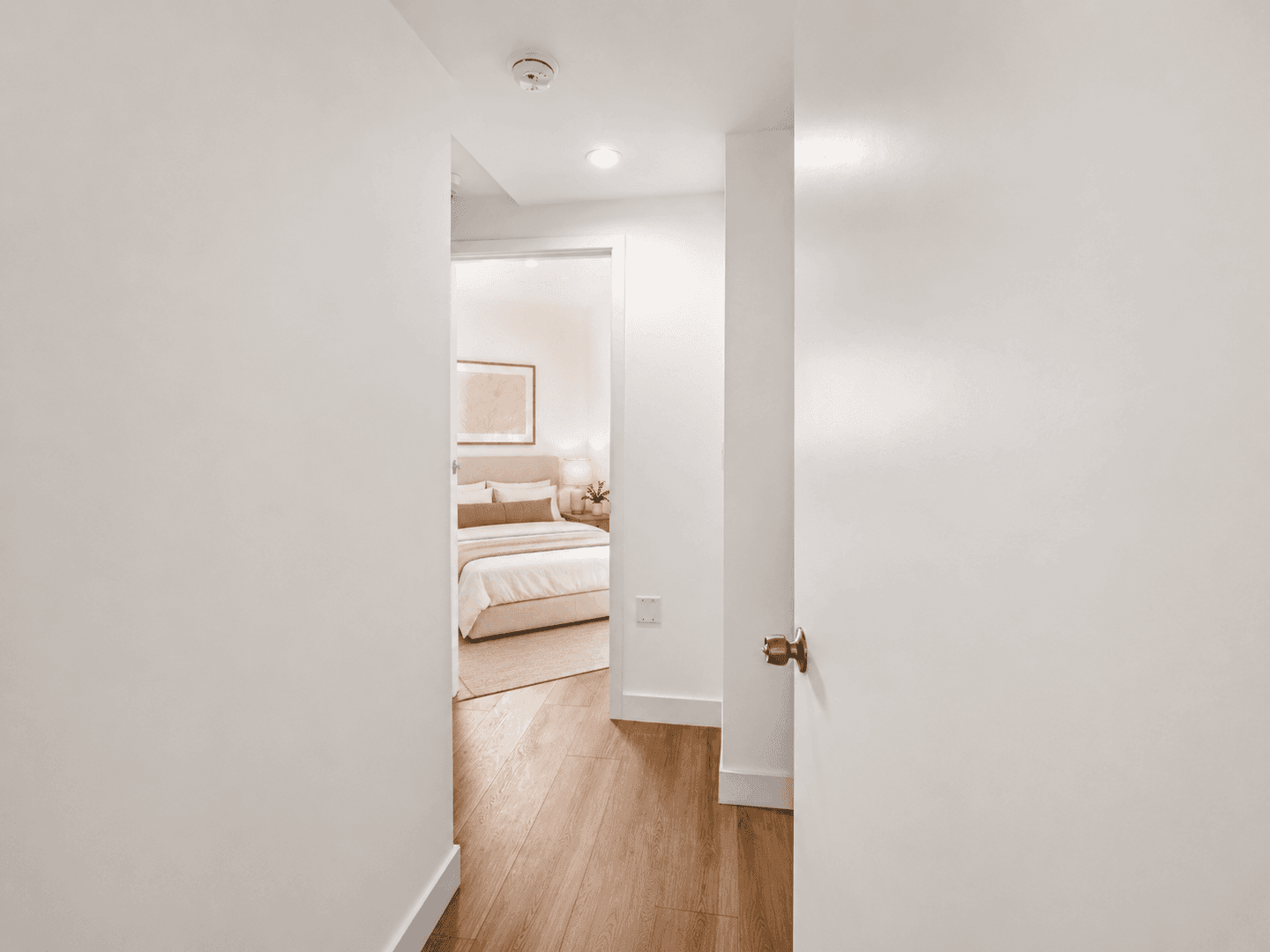 Los Angeles Apartment: 5460 Fountain Avenue