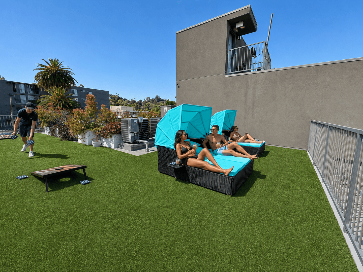 Los Angeles Apartment: 1735 N La Brea Ave.