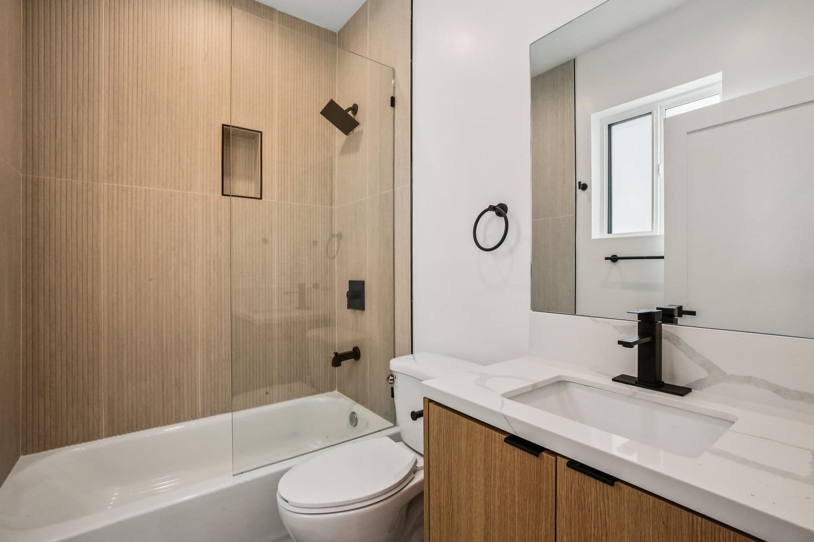 Los Angeles Apartment: 1254 W 36th St.