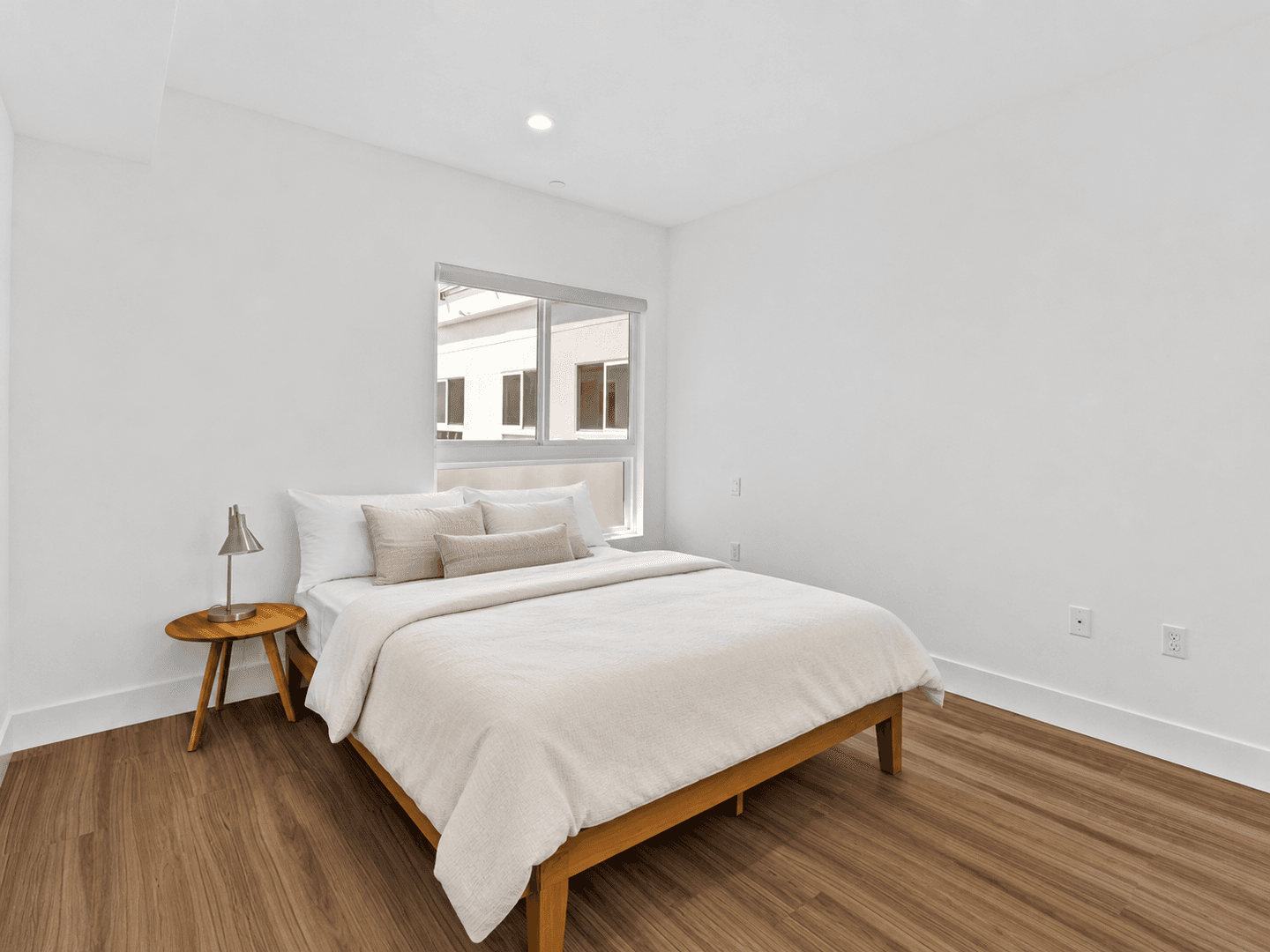 Los Angeles Apartment: 5639 Lexington Ave.