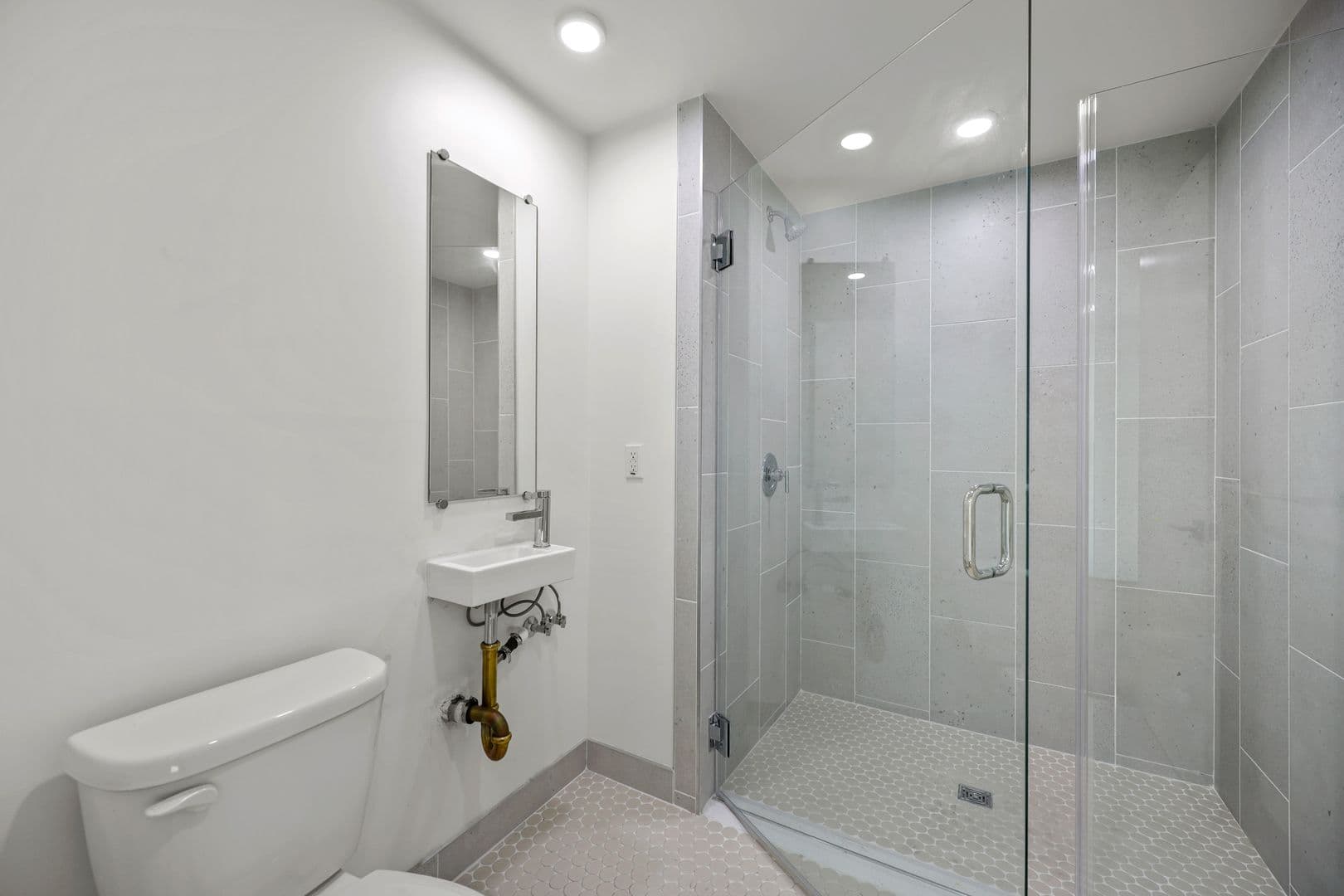 Los Angeles Apartment: 7050 Hawthorn Ave.