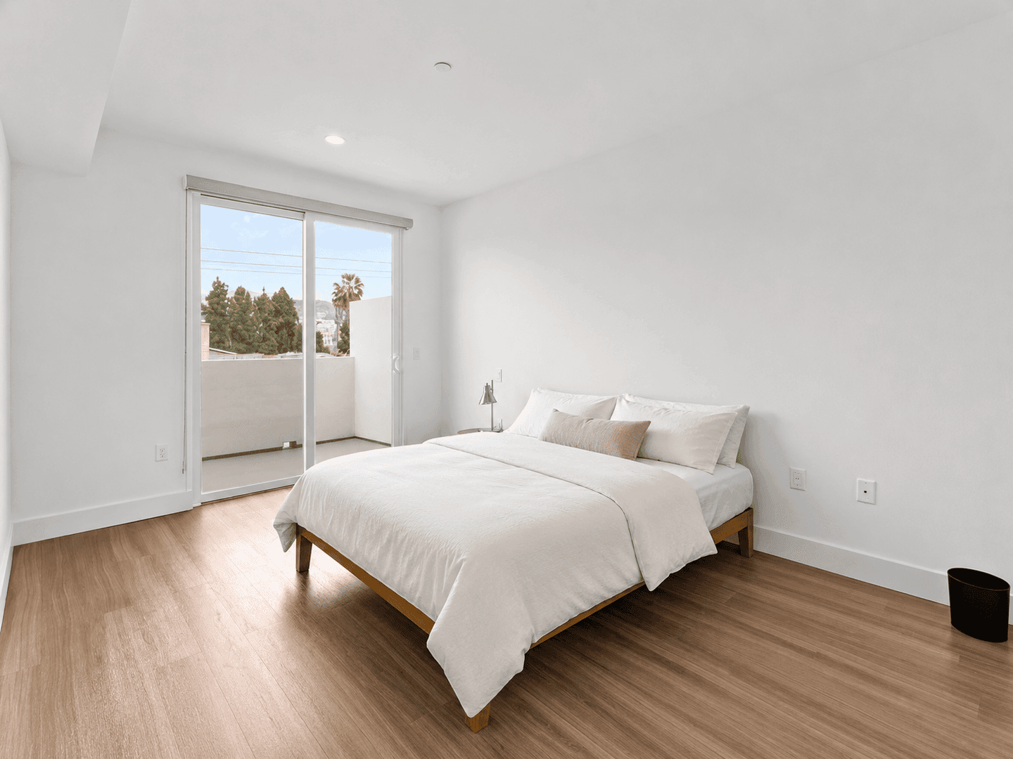 Los Angeles Apartment: 5639 Lexington Ave.
