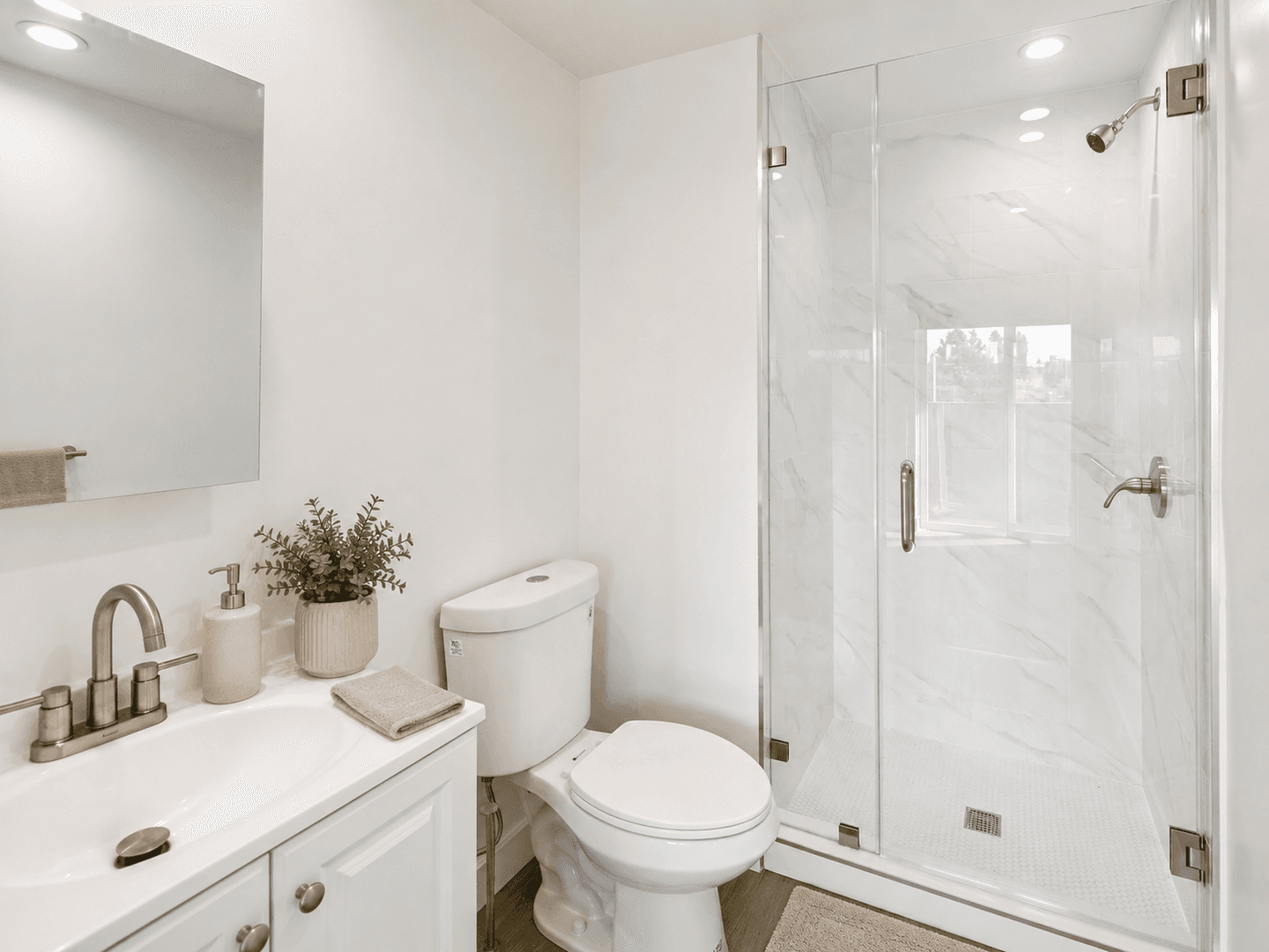 Los Angeles Apartment: 5460 Fountain Avenue
