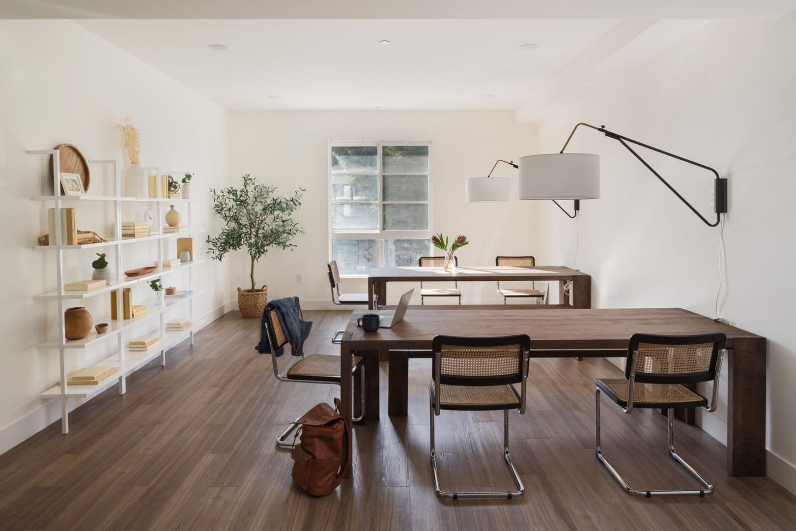 Los Angeles Apartment: 418 N Norton Ave.
